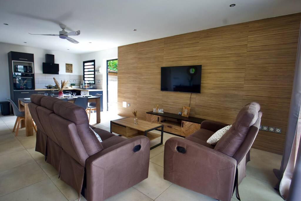 Villa Du Beau Vallon 2 Jacuzzi Privatif Et Piscine Chauffee Partagee Saint-Benoît 外观 照片