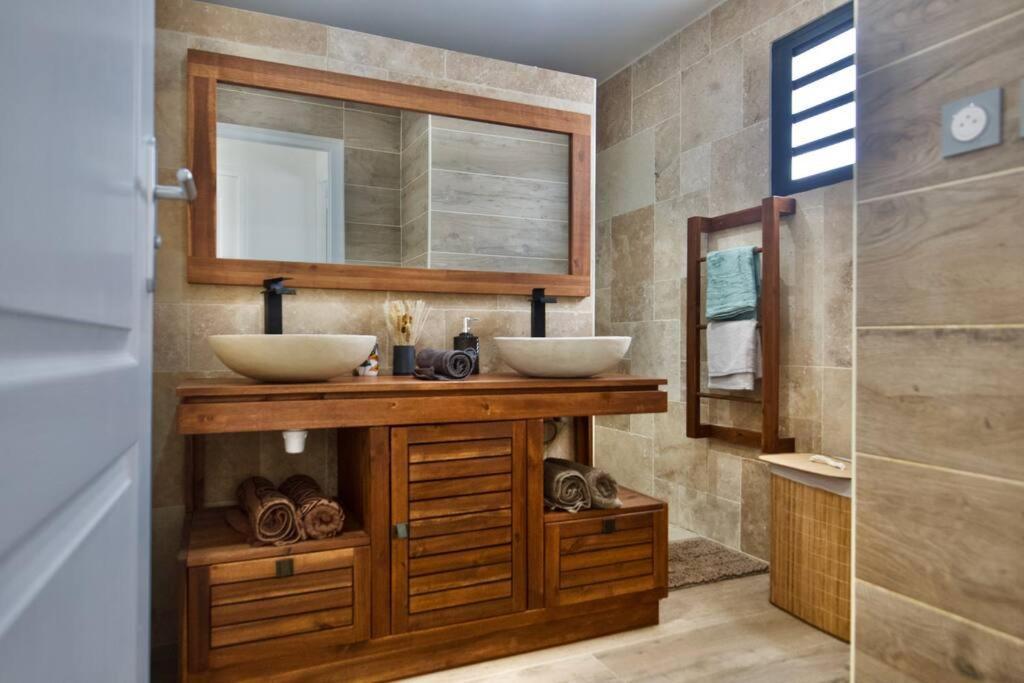 Villa Du Beau Vallon 2 Jacuzzi Privatif Et Piscine Chauffee Partagee Saint-Benoît 外观 照片